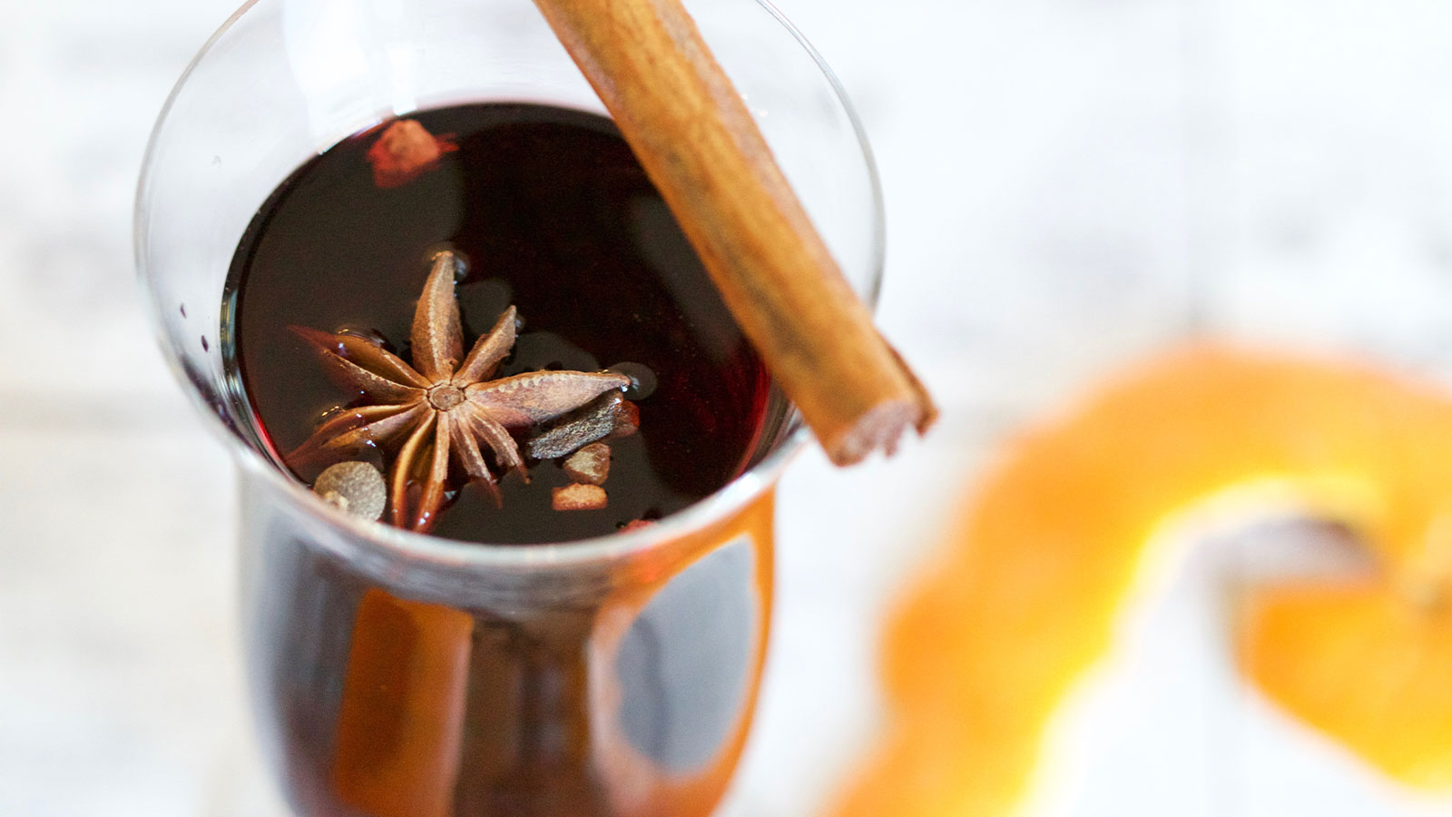 La recette de l'Hypocras: le vin médiéval épicé